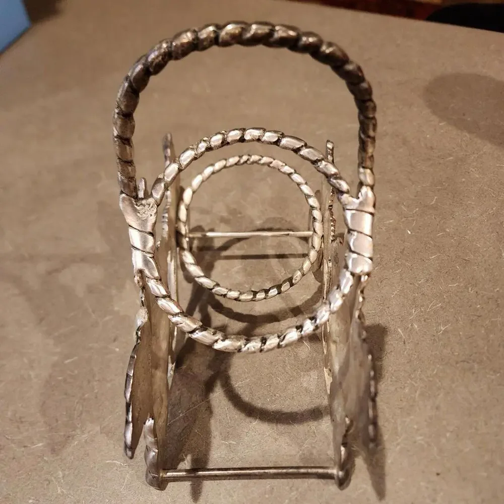 Flawless Silver Plated Grapevine Wine Rack holds 2 bottles heavy quality A2